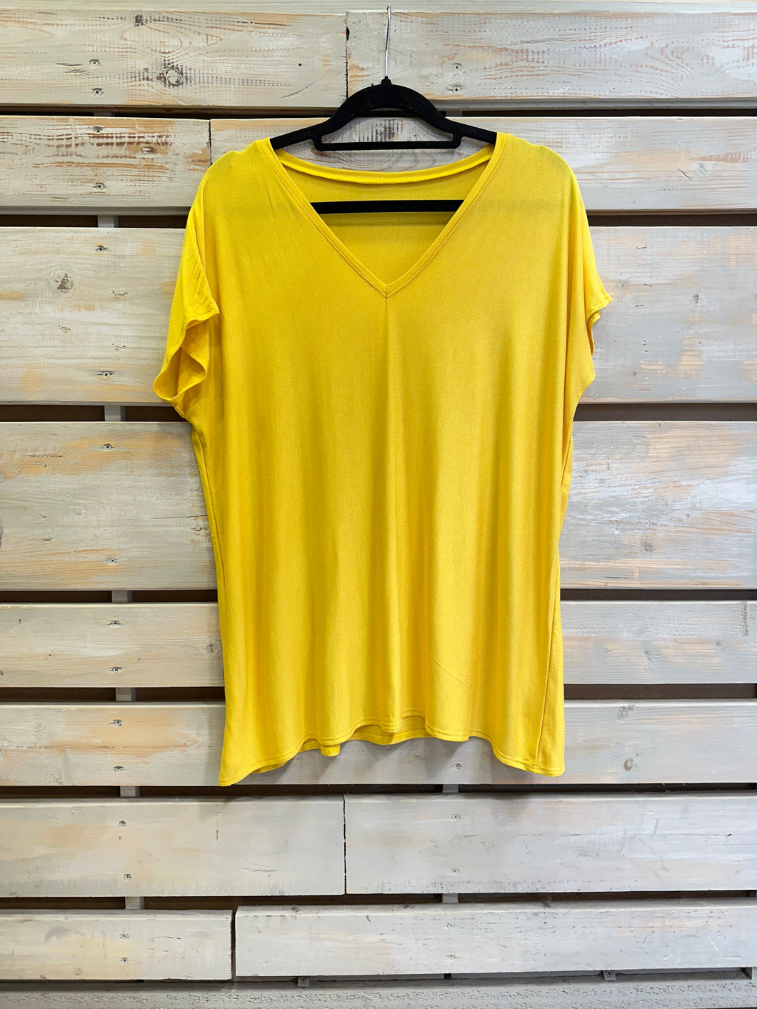 Karla Cuello V Manga Corta- Amarillo