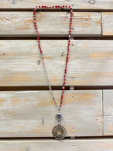 Cargar imagen en el visor de la galería, Collar Rojo/Plateado
